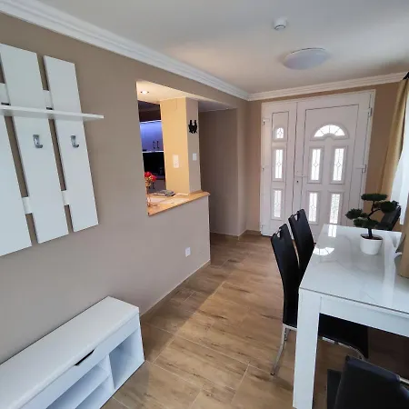 Apartman Faluvegi Vendeghaz Szentgyoergyvar